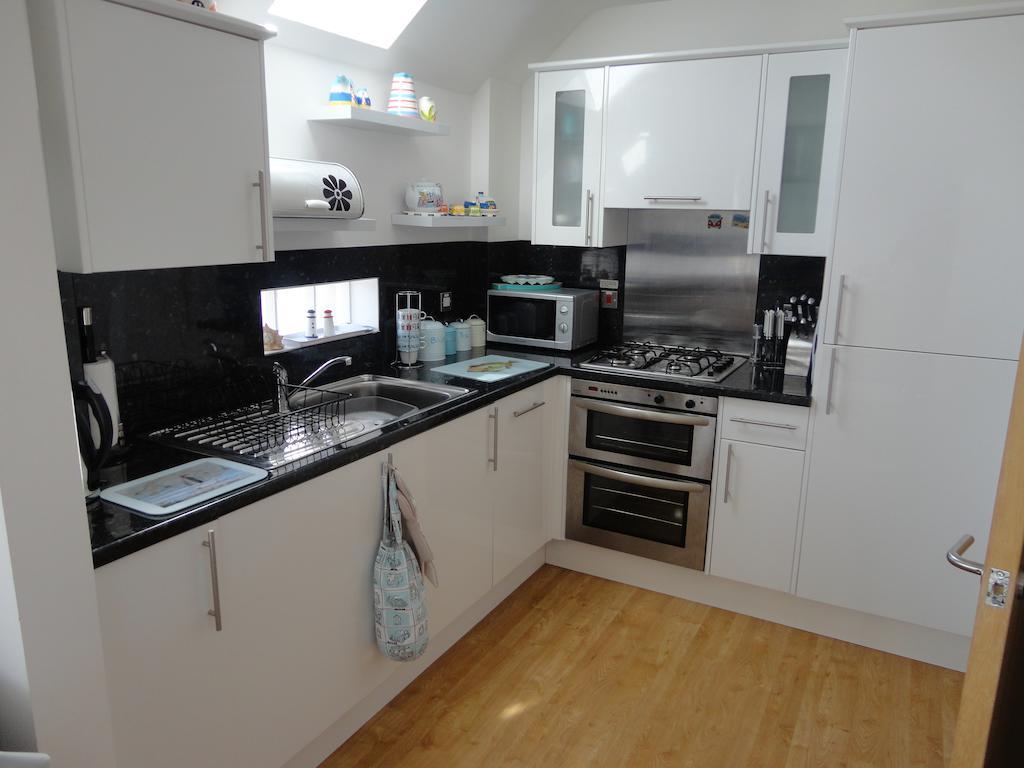 Ocean Breeze Apartment Bude Bilik gambar